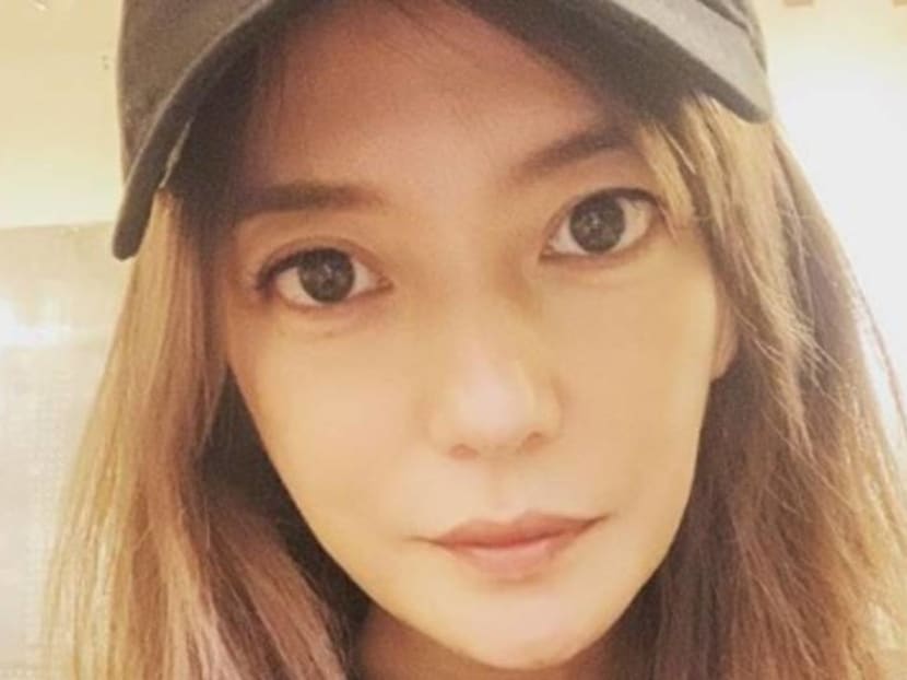 Vicki Zhao deletes photos of husband from social media, faces rumours of marital problems Vicki Zhao deletes photos of husband from social media, faces rumours of marital problems