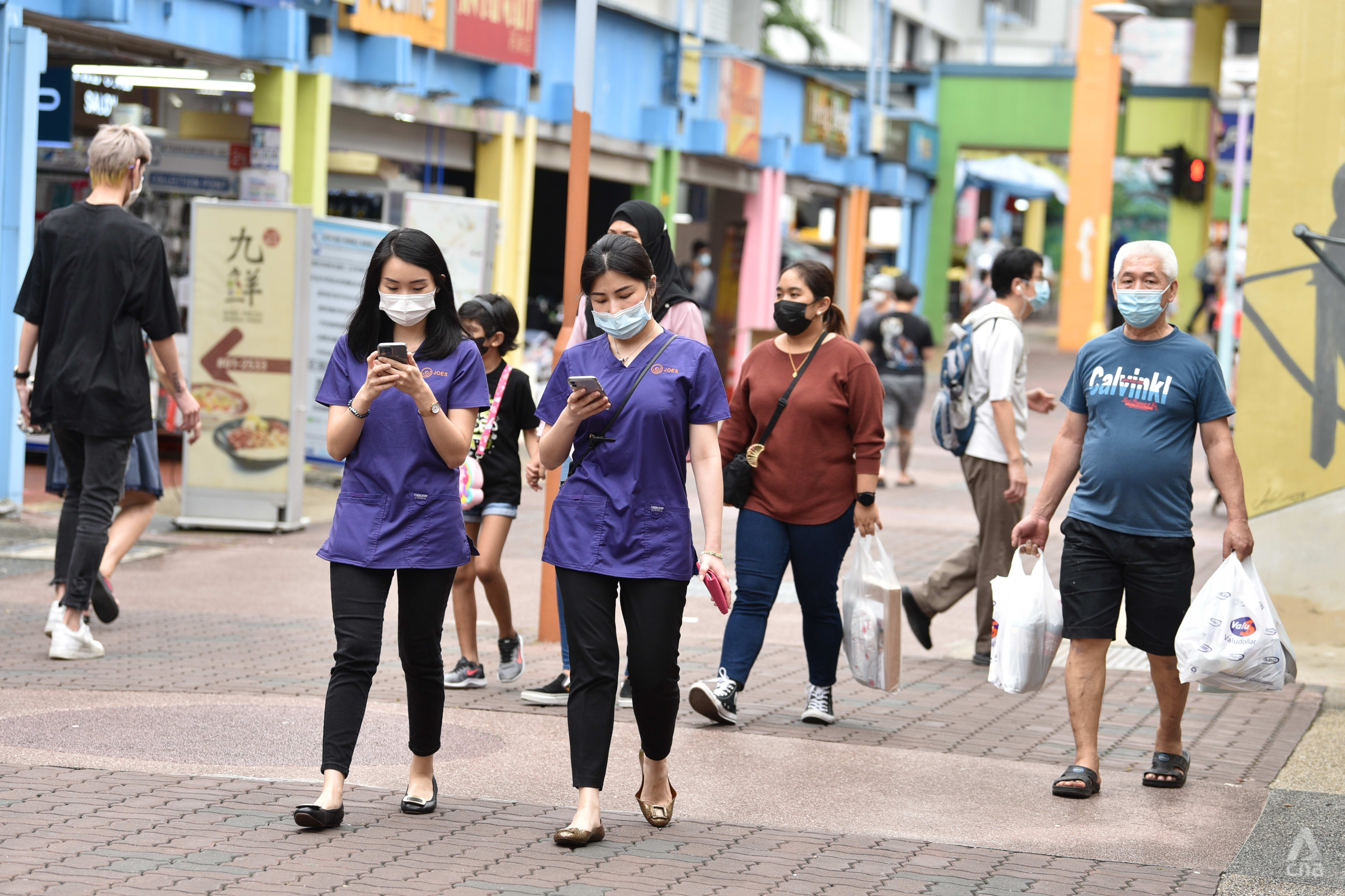 682 new COVID-19 cases and 5 deaths in Singapore 682 new COVID-19 cases and 5 deaths in Singapore