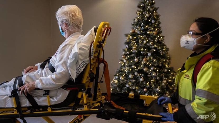 US sets 24-hour records with more than 3,700 COVID-19 deaths and 250,000 new cases US sets 24-hour records with more than 3,700 COVID-19 deaths and 250,000 new cases