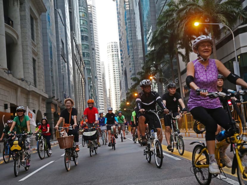 Cyclists take over the roads on Singapore's first car-free Sunday (Feb 28, 2016). Photo: Don Wong/TODAY