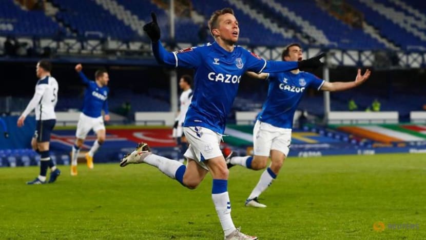 Football: Bernard seals Everton win in nine-goal Cup classic against Spurs Football: Bernard seals Everton win in nine-goal Cup classic against Spurs