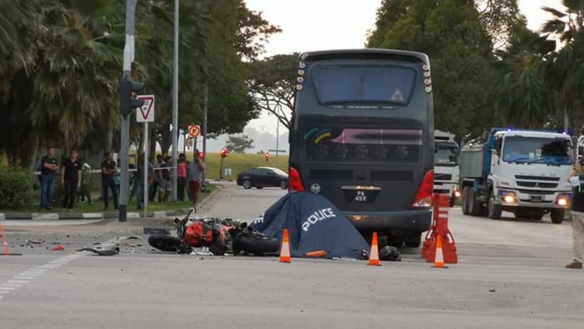 Motorcyclist dies in accident involving a bus in Tuas