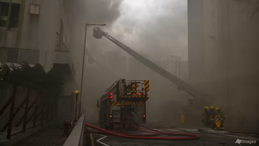 3,400 diarah keluar susuli kebakaran gudang di Hong Kong