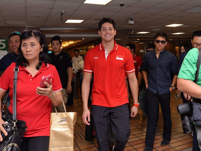 Joseph Schooling arrives at Singapore General Hospital to visit the former president. Photo: Robin Choo/TODAY