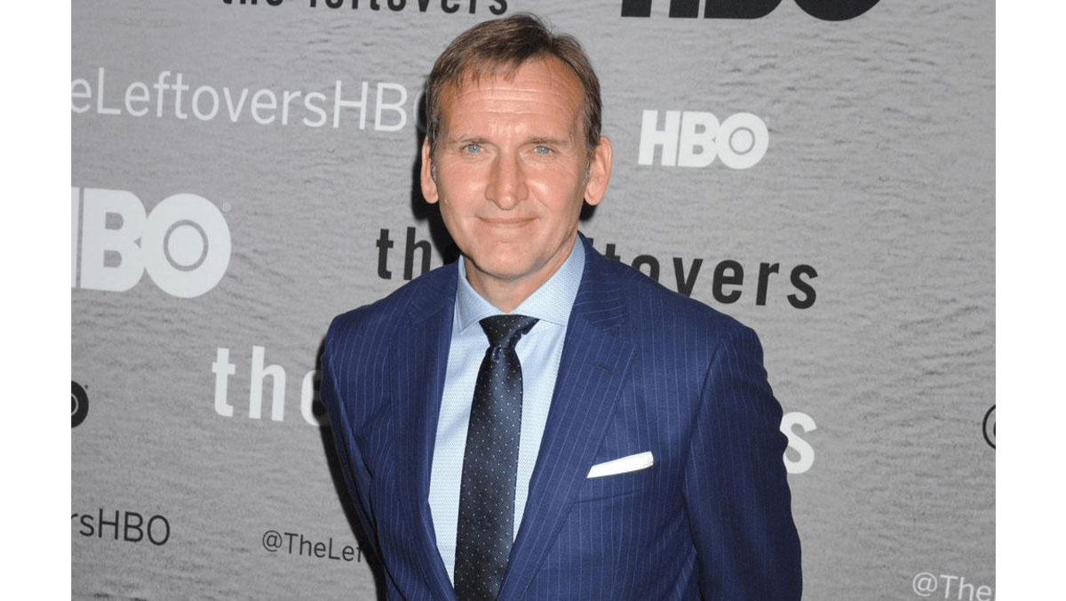 Christopher Eccleston opens up about father's dementia battle 8days