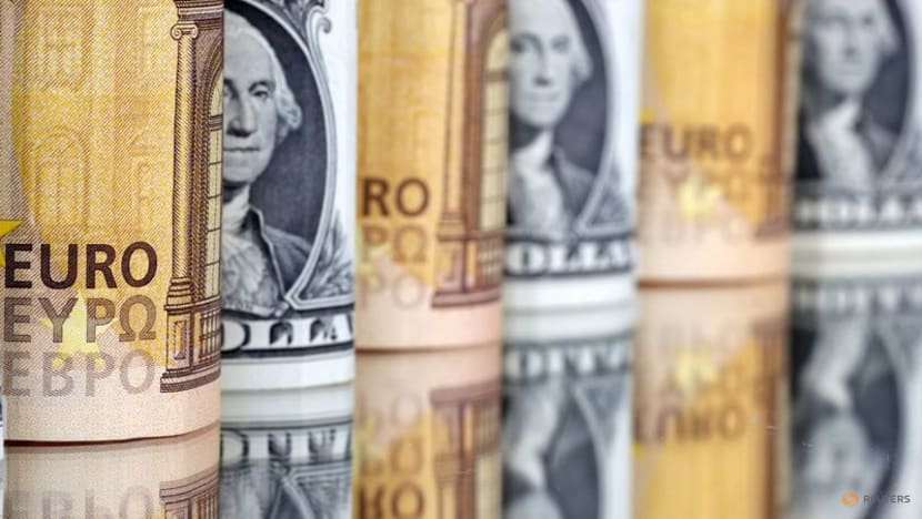 Dollar lurks below highs as euro gasps for gas Dollar lurks below highs as euro gasps for gas