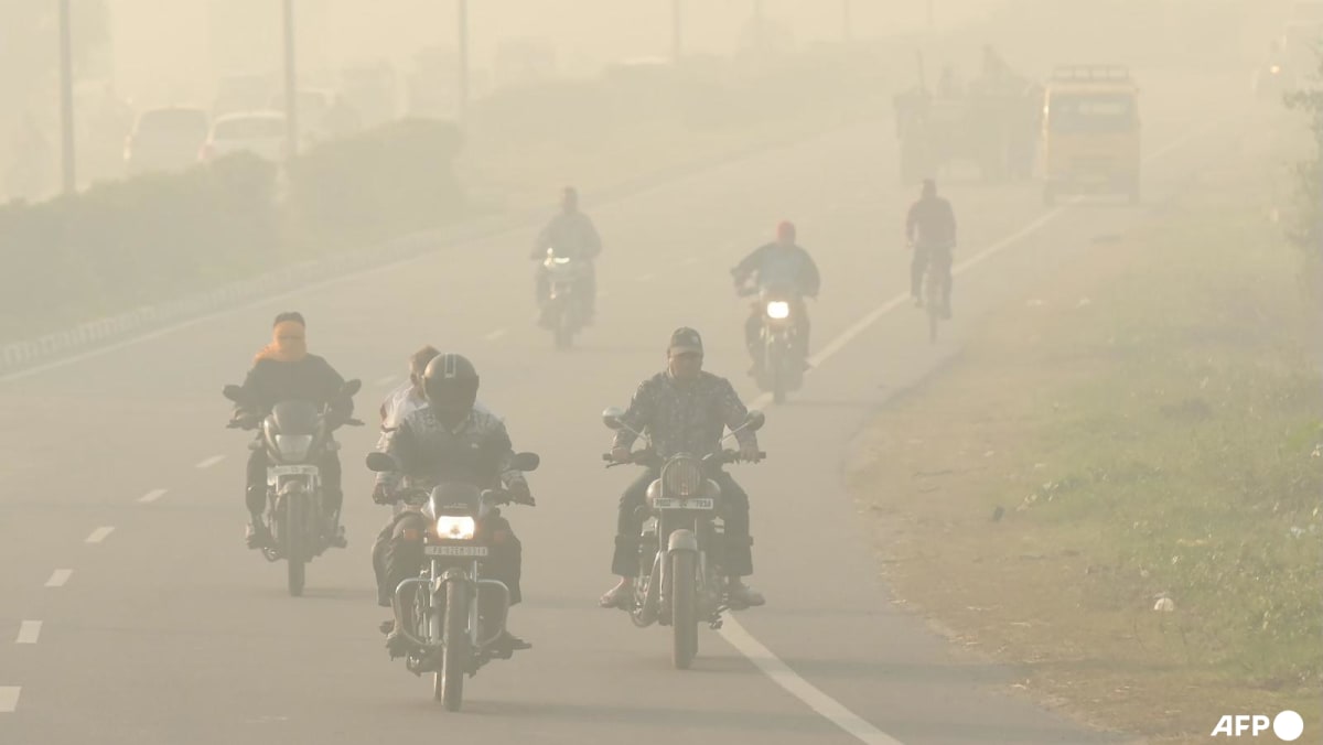 New Delhi smog grows more intense as farm fires rage, world’s most polluted city again New Delhi smog grows more intense as farm fires rage, world’s most polluted city again