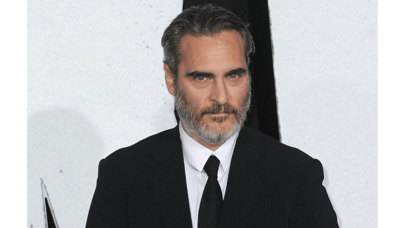 Joaquin Phoenix's dog allergic to sunlight Joaquin Phoenix's dog allergic to sunlight