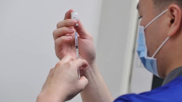 到了月底 提供疫苗接种服务的诊所将增至逾60间
