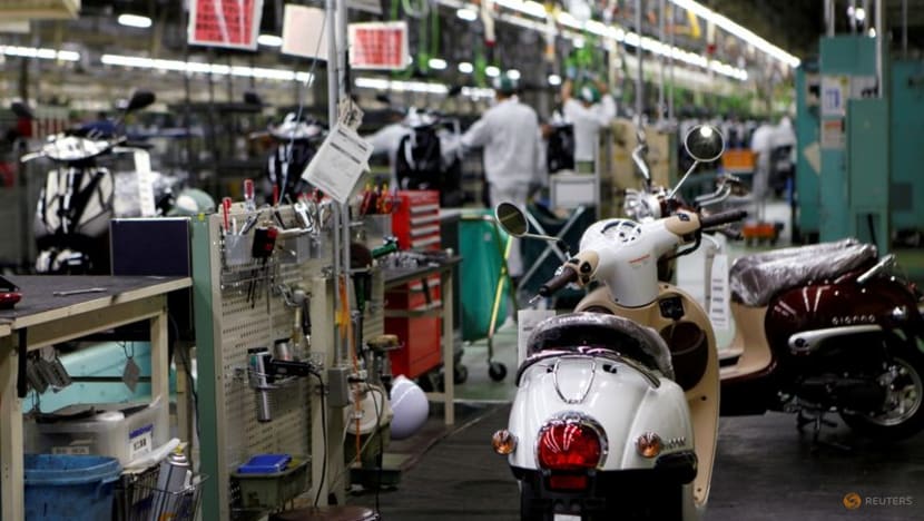 Japan manufacturers' mood drops to 6-month low in October - Reuters Tankan Japan manufacturers' mood drops to 6-month low in October - Reuters Tankan