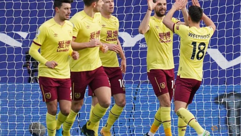 Relentless Man City march on, Liverpool lose again Relentless Man City march on, Liverpool lose again