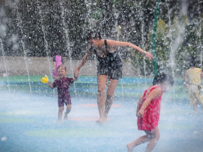 A time to chill as S’poreans beat the heat A time to chill as S’poreans beat the heat