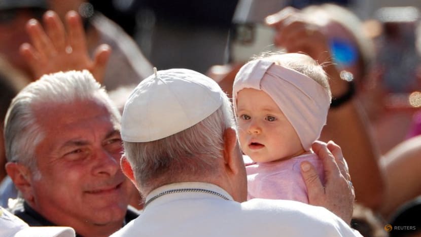 Pope says only rich can afford to have children in Italy