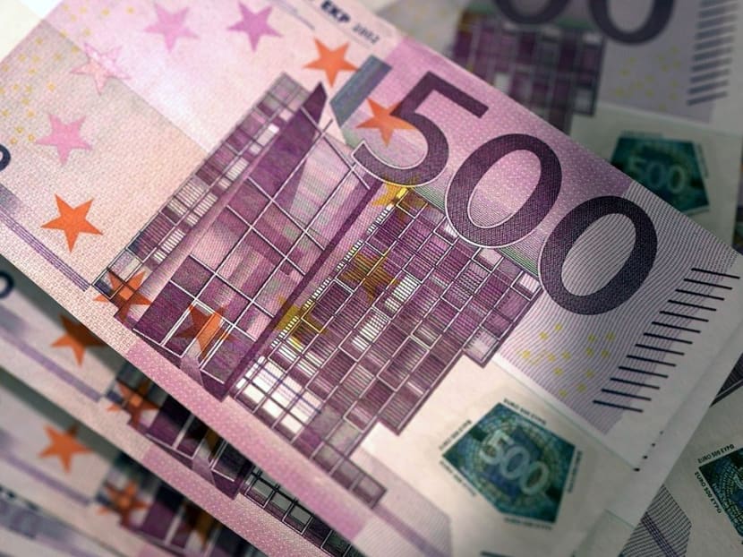 Jail for bank employee who pocketed S$1.1m by replacing notes in safe with counterfeits, paper Jail for bank employee who pocketed S$1.1m by replacing notes in safe with counterfeits, paper