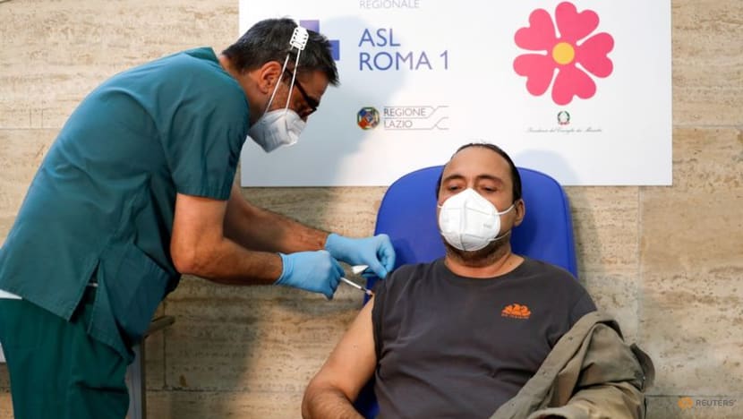 Italy reports 25 COVID-19 deaths on Saturday, 3,312 new cases Italy reports 25 COVID-19 deaths on Saturday, 3,312 new cases