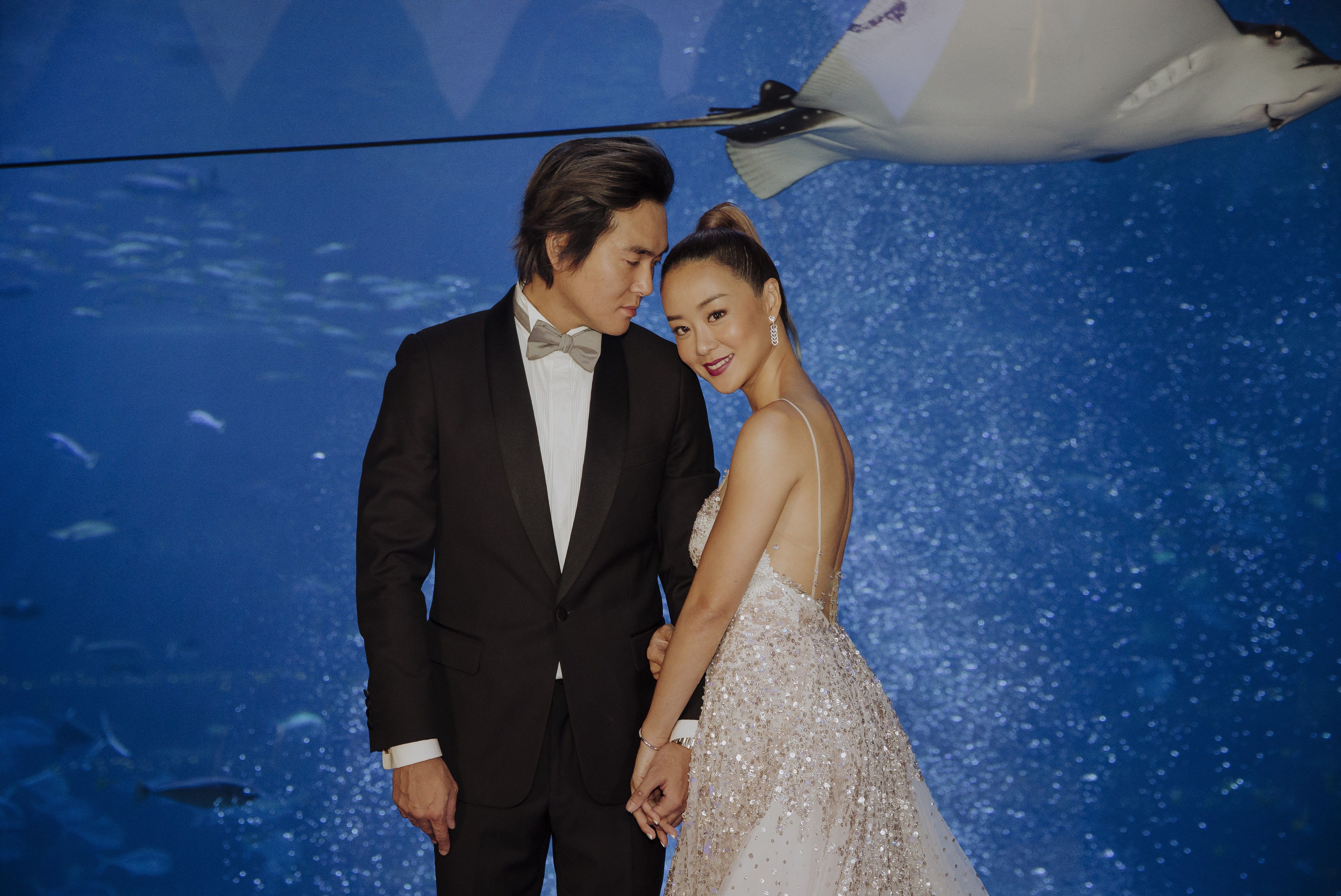 Tanglin Star Roz Pho Got Married To Her Childhood Sweetheart At An Aquarium And We Have The Photos
