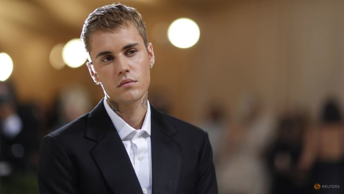 justin-bieber-is-showing-early-signs-of-recovery-says-expert-in-facial-palsy