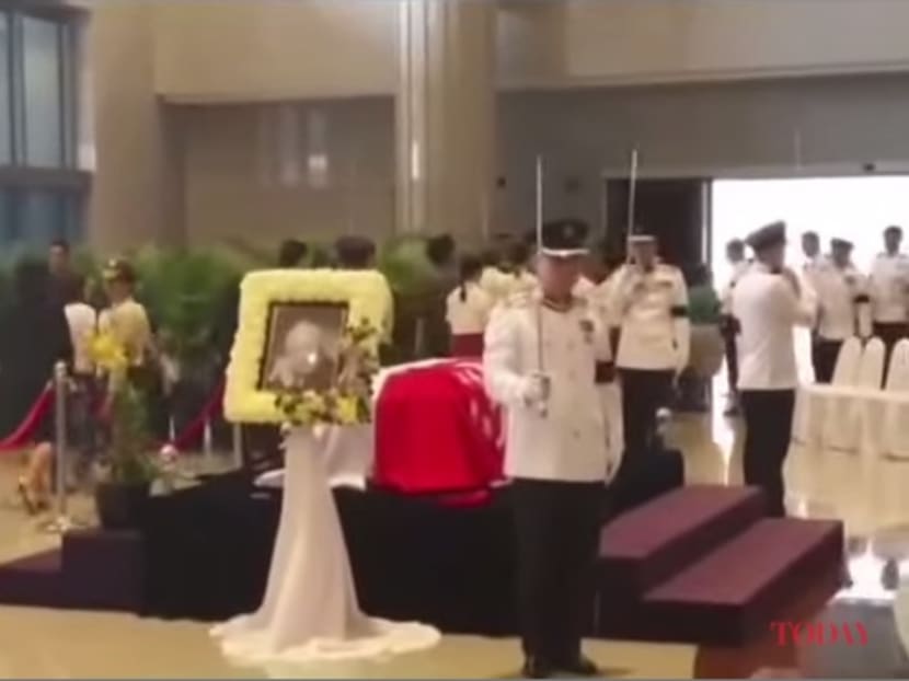 Thousands pay their last respects to the late Mr Lee Kuan Yew
