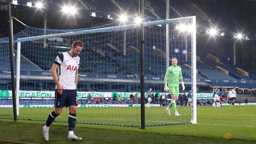 Soccer-Tottenham won't take risks with Kane in final, says Mason Soccer-Tottenham won't take risks with Kane in final, says Mason