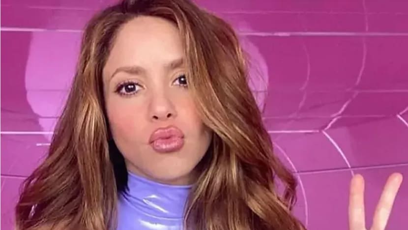 Shakira pecat pekerja gara-gara ayam Shakira pecat pekerja gara-gara ayam