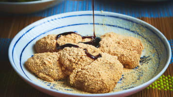 Gula Melaka Warabi Mochi, A Singaporean Spin On The Traditional Japanese Treat