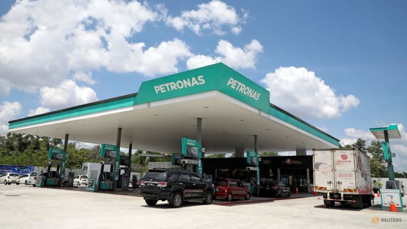 Malaysia's Petronas says COVID-19 variants to keep oil demand uncertain