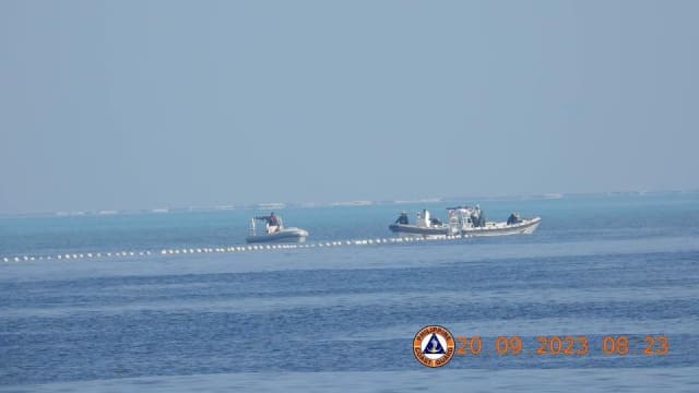 菲律宾已清除南中国海争议海域中国设置浮动屏障