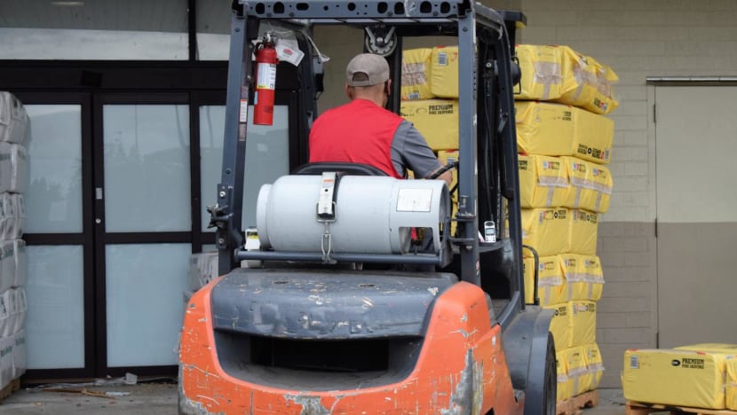 20231006 unsplash forklift