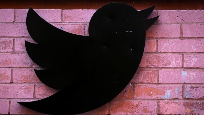 Major ad firm Omnicom recommends clients pause Twitter ad spend: Memo