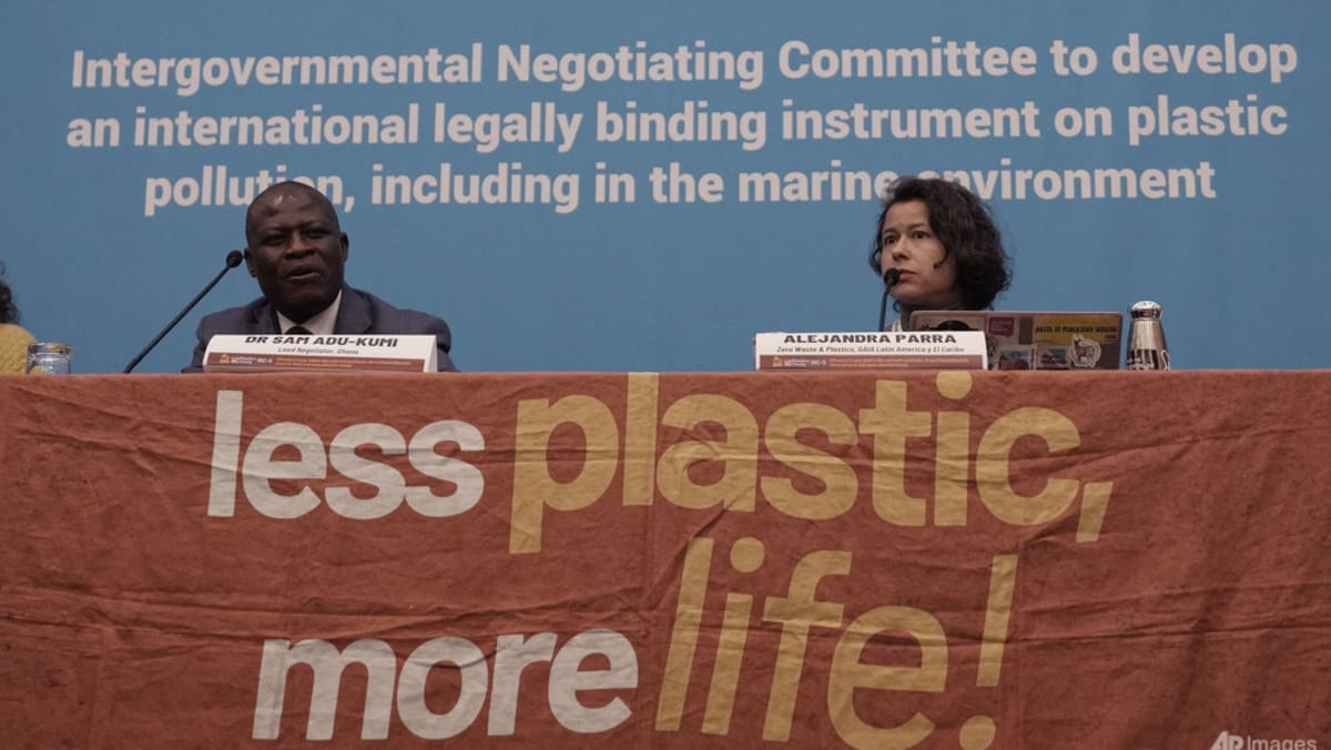 Battle over curbing plastic output jeopardises UN treaty hopes