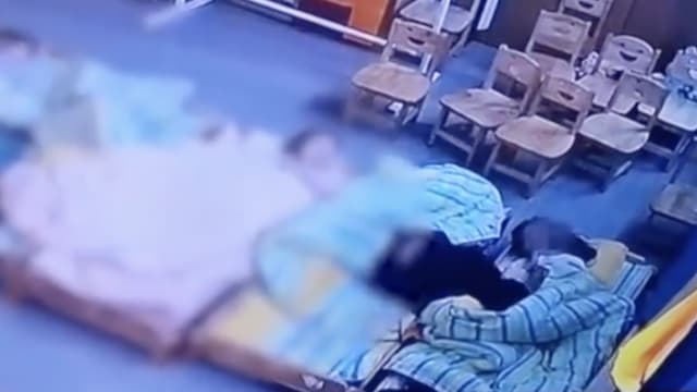 中国女童幼儿园午休疑遭猥亵 两老师被指浑然不知