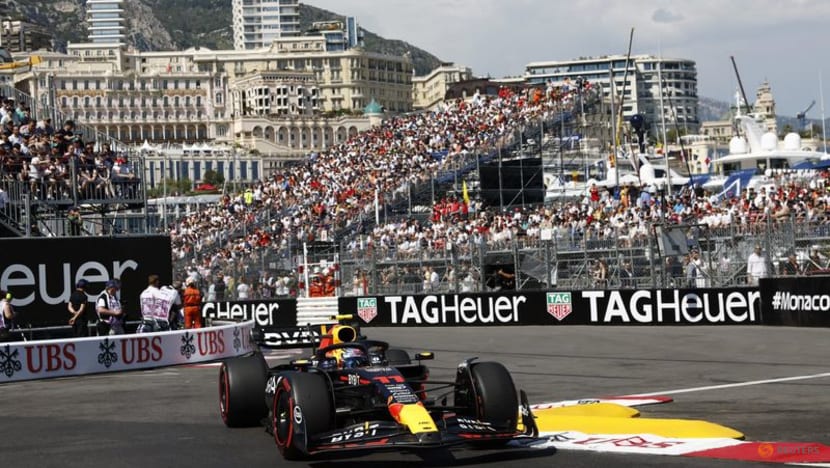 F1 teams analyse crane photos for secrets of Red Bull floor