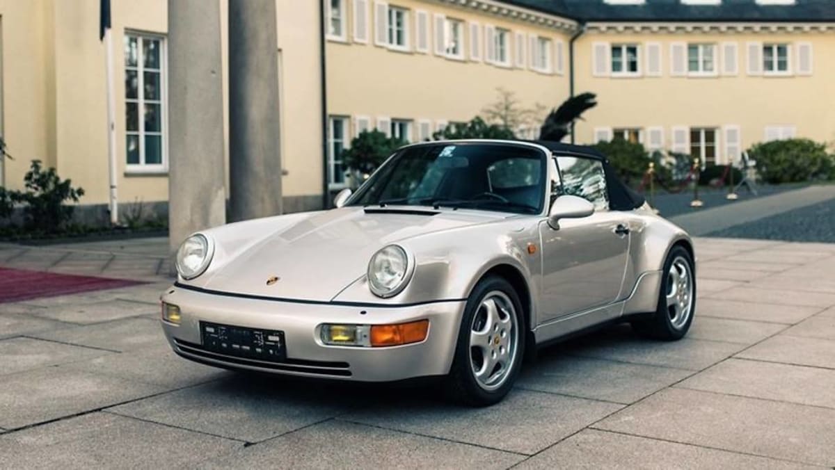 diego-maradona-s-porsche-911-could-fetch-up-to-ususd240-000-at-auction