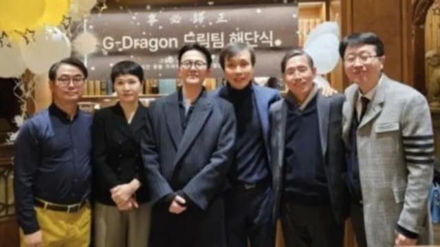 洗脱染毒嫌疑　G-Dragon和律师团庆祝“解散”