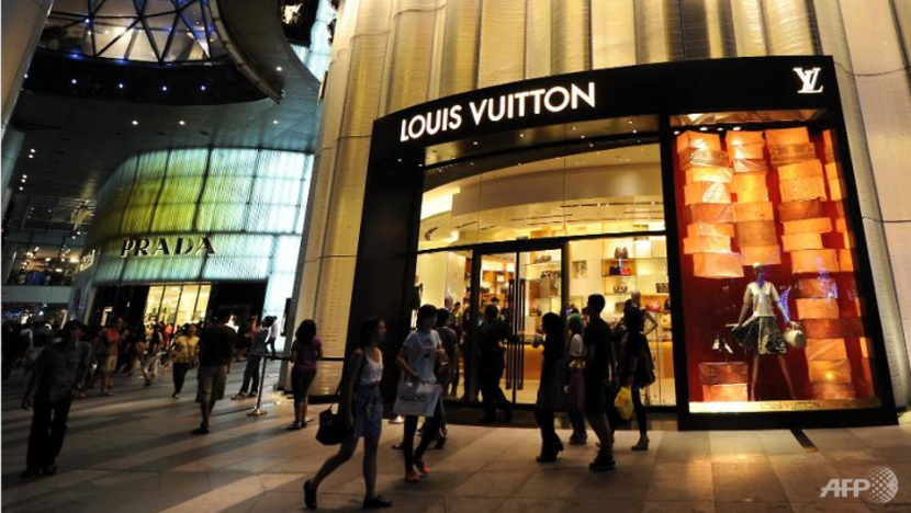 Why Is LV Closing Its Chinese Luxury Retail Stores