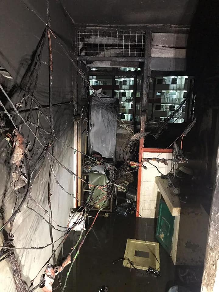 The fire, which involved items stored at the service yard of a unit on the 9th floor, was extinguished with two compressed air foam backpacks and one water jet. The fire, which involved items stored at the service yard of a unit on the 9th floor, was extinguished with two compressed air foam backpacks and one water jet.