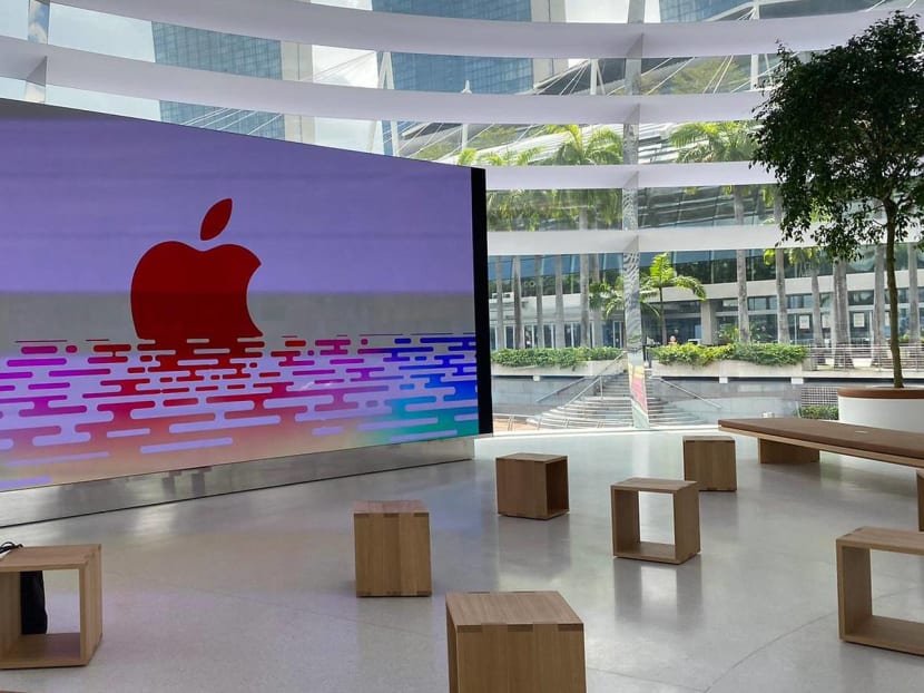 Get a private tour of Apple's new 'floating' Singapore store