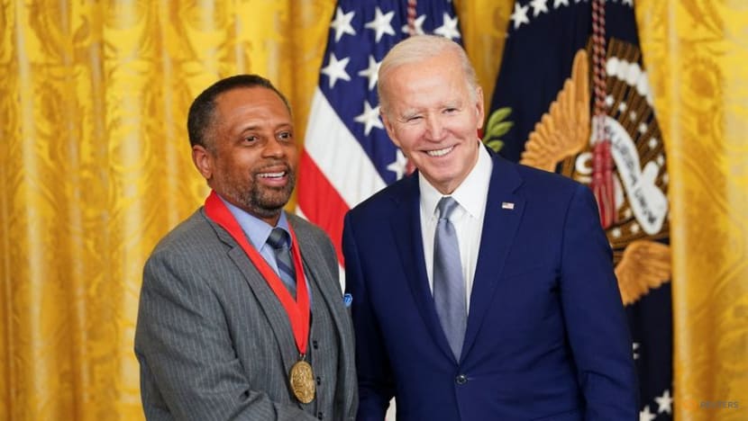 Biden honors Springsteen, Julia Louis-Dreyfus, Mindy Kaling Biden honors Springsteen, Julia Louis-Dreyfus, Mindy Kaling