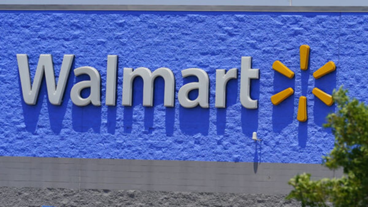 Walmart ups outlook as backtoschool sales take off CNA