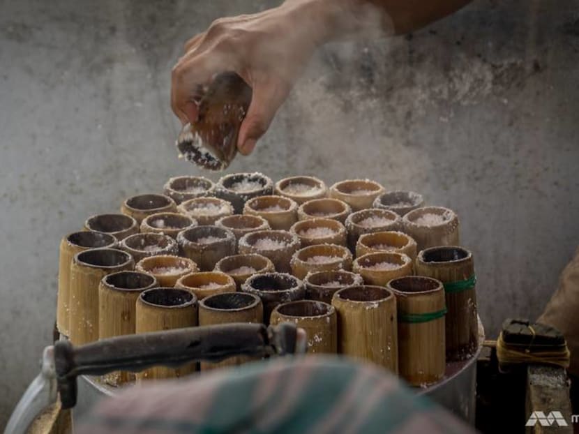 Dying trade: Traditional snack sellers in Jakarta grapple with dwindling demand, modern tastes Dying trade: Traditional snack sellers in Jakarta grapple with dwindling demand, modern tastes