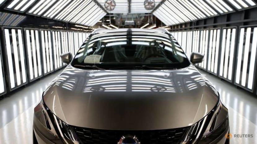 Nissan bets big on UK with EV battery plant and new crossover Nissan bets big on UK with EV battery plant and new crossover