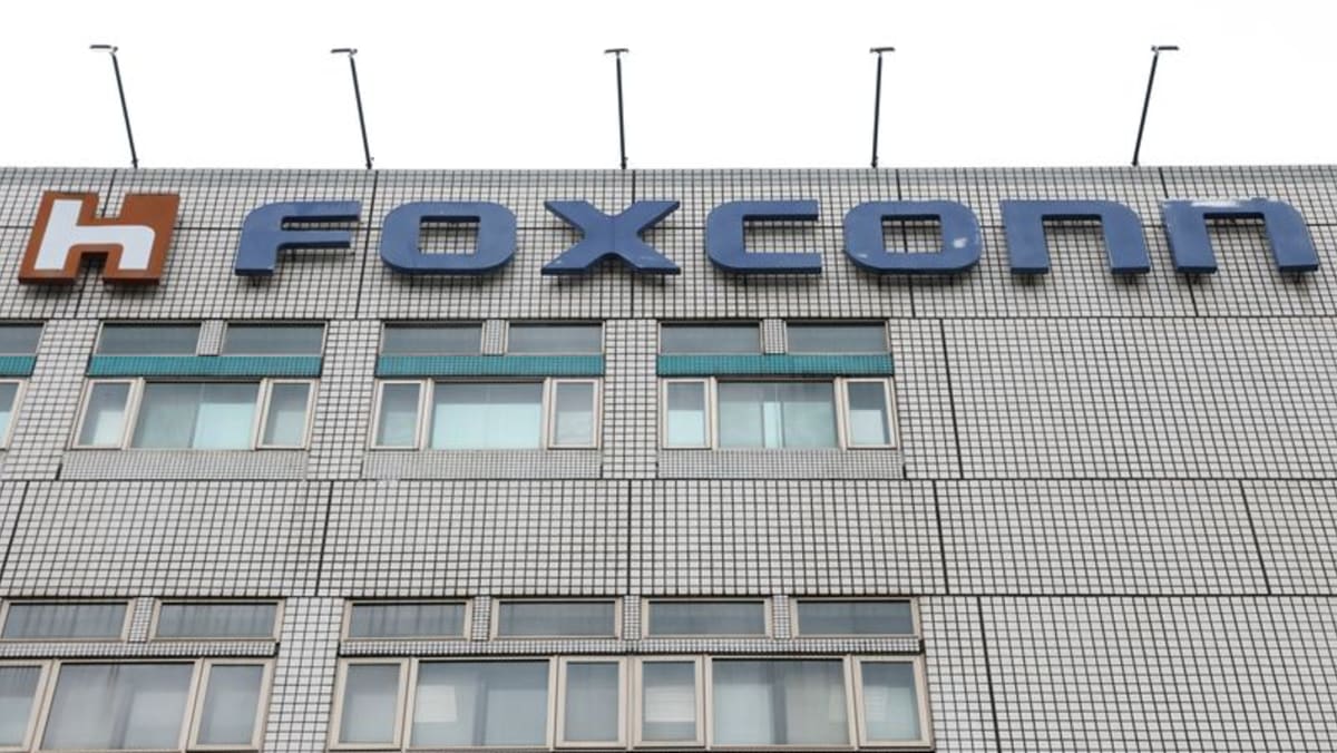 Foxconn implements new curbs at Zhengzhou plant to stem COVID-19 spread ...
