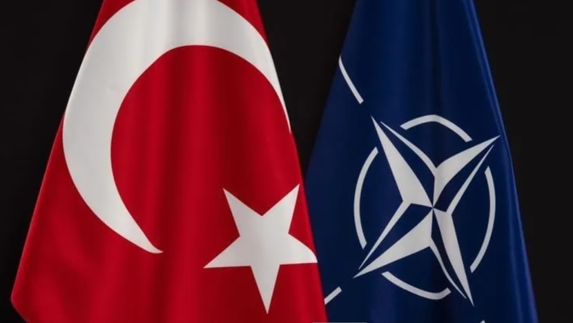 NATO hantar kontena bantu mangsa gempa Turki NATO hantar kontena bantu mangsa gempa Turki