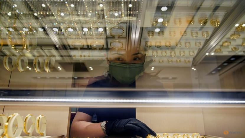 Chinese gold demand soars on economic worries and weaker yuan
