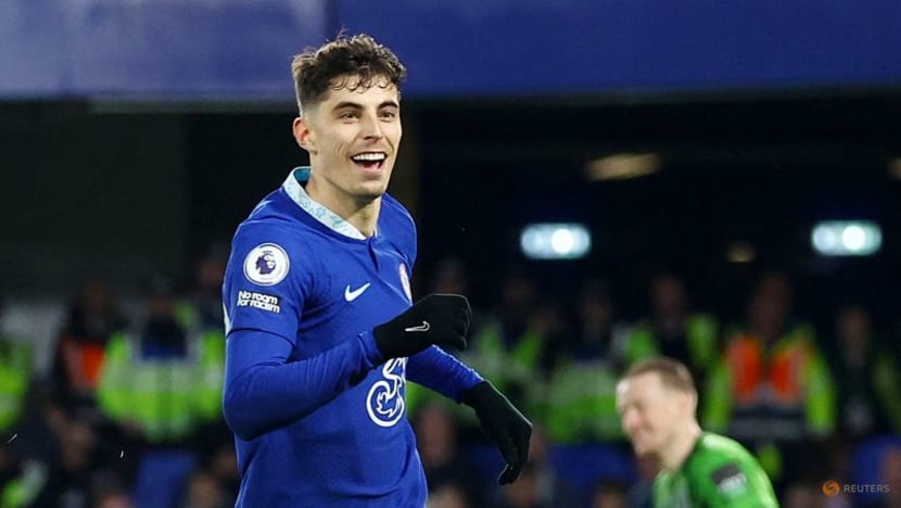 Simms last-gasp goal earns Everton 2-2 draw at Chelsea Simms last-gasp goal earns Everton 2-2 draw at Chelsea