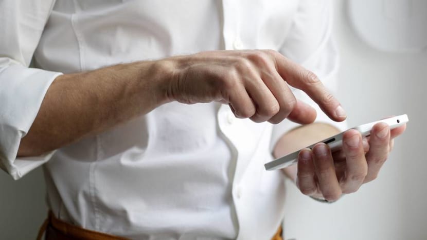 6 in 10 people in Singapore have received fake COVID-19 news, likely on social media: Survey 6 in 10 people in Singapore have received fake COVID-19 news, likely on social media: Survey
