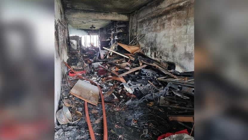 Tiga maut, termasuk kanak-kanak kecil, dalam kebakaran flat di Bedok