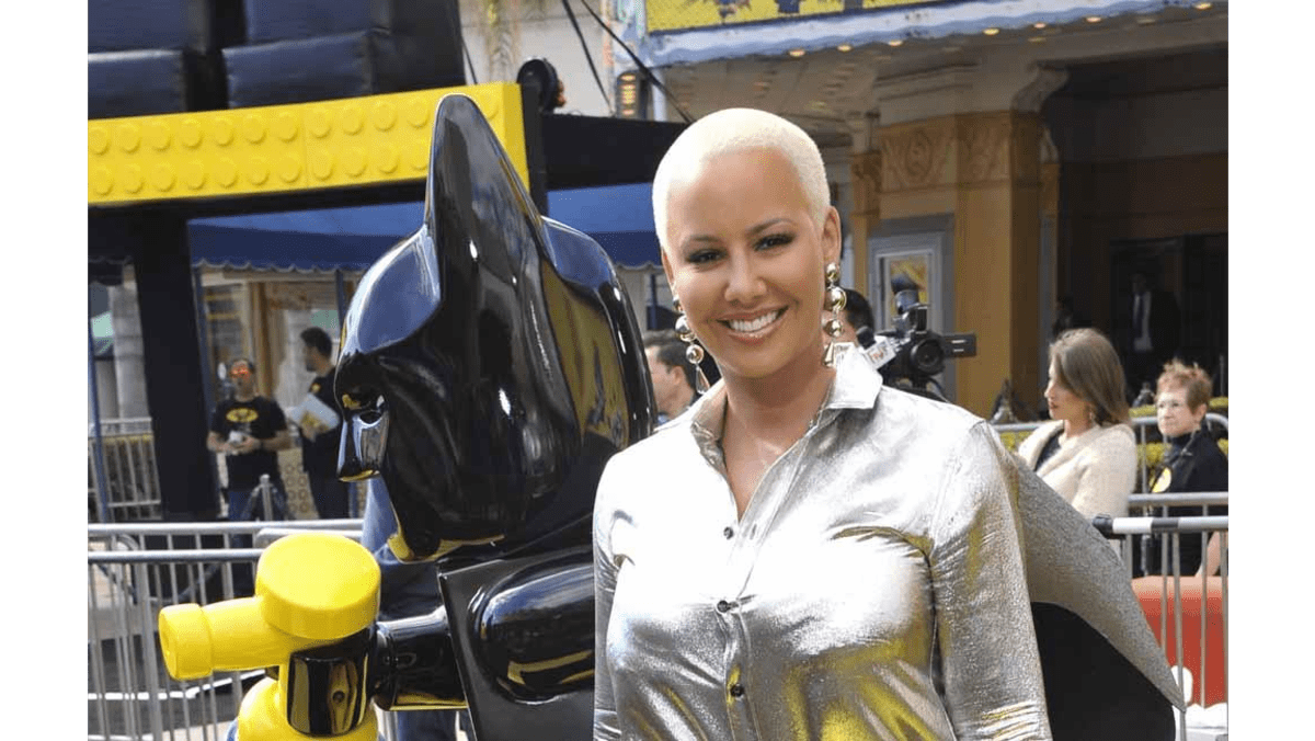 Amber Rose Mothers Can Still Be Sexy 8 Days