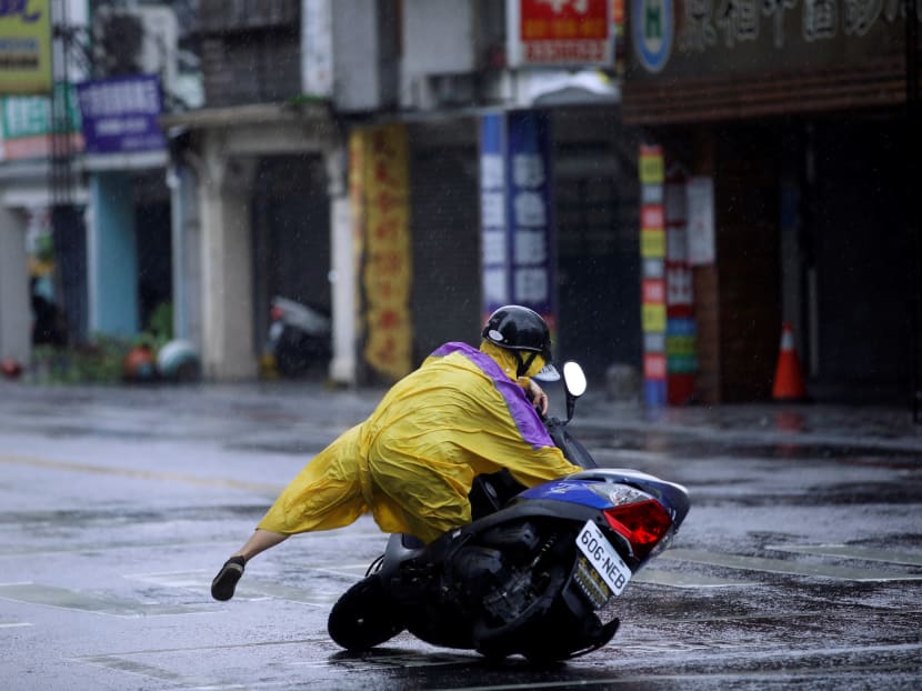 Typhoon Megi disrupts flights, closes financial markets in Taiwan