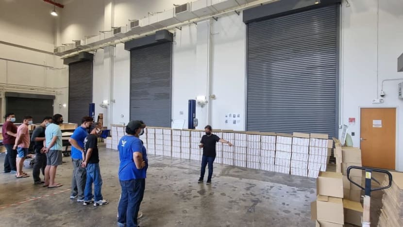 More than 3,200 cartons of duty-unpaid cigarettes seized in Loyang, four men arrested More than 3,200 cartons of duty-unpaid cigarettes seized in Loyang, four men arrested